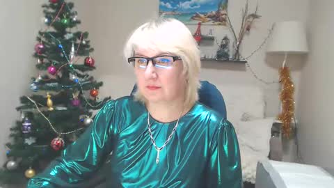 Snapshot of leilamays chatting on 01-08-25, 09:10 Leila Kinky online show from 01-08-25, 09:10