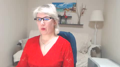 Snapshot of leilamays chatting on 02-18-25, 01:55 Leila Kinky online show from 02-18-25, 01:55
