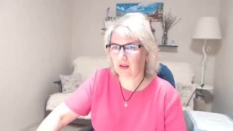 Snapshot of leilamays chatting on 05-12-26, 03:36 Leila Kinky online show from 05-12-26, 03:36