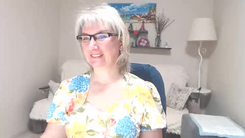 Snapshot of leilamays chatting on 05-18-26, 06:08 Leila Kinky online show from 05-18-26, 06:08