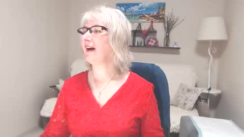 Snapshot of leilamays chatting on 05-22-26, 03:57 Leila Kinky online show from 05-22-26, 03:57