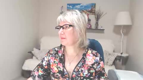 Snapshot of leilamays chatting on 05-23-26, 05:34 Leila Kinky online show from 05-23-26, 05:34