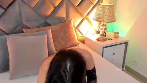 Leizathompson online show from 01-13-26, 05:29