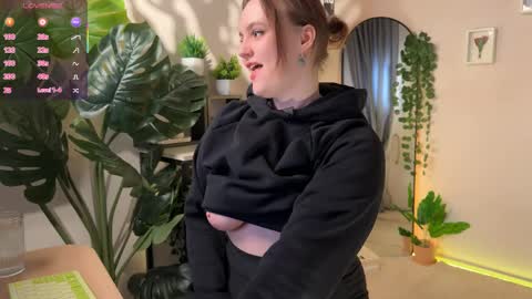 Lela online show from 04-10-26, 08:24