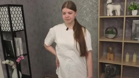 Amelia online show from 05-13-26, 03:42