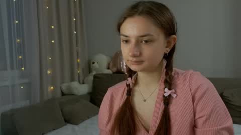 Lelia online show from 04-27-26, 05:00