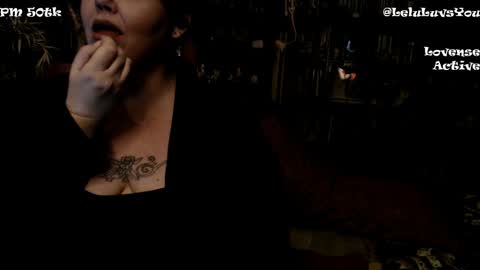 Snapshot of leluluvsyou chatting on 01-04-25, 05:27 Lelu Fallas online show from 01-04-25, 05:27