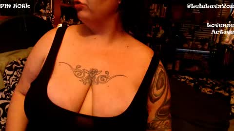 Snapshot of leluluvsyou chatting on 01-08-25, 01:09 Lelu Fallas online show from 01-08-25, 01:09