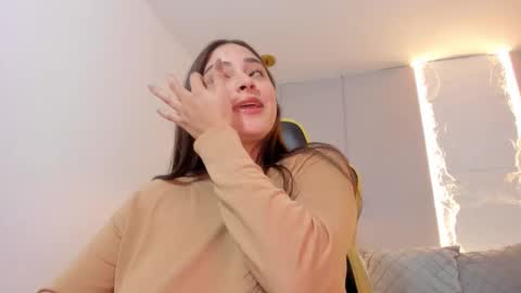 Snapshot of lena_jhons chatting on 11-27-25, 07:49 lena_jhons online show from 11-27-25, 07:49