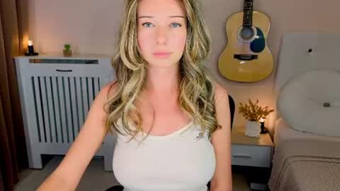 Snapshot of lenamuti chatting on 06-08-26, 11:54 Lena online show from 06-08-26, 11:54