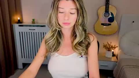 Snapshot of lenamuti chatting on 06-09-26, 04:46 Lena online show from 06-09-26, 04:46