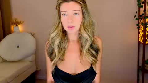 Snapshot of lenamuti chatting on 07-01-26, 07:32 Lena online show from 07-01-26, 07:32