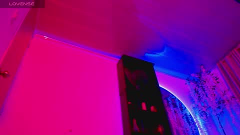 Lenna Kang online show from 01-06-25, 01:31