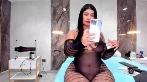 Lenathompson online show from 03-01-25, 03:53