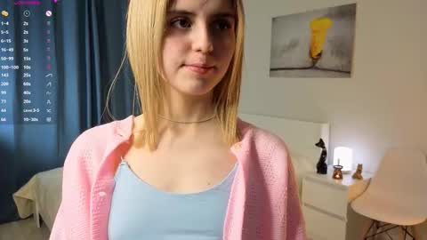 Snapshot of lenexo chatting on 10-15-25, 06:52 Earlene online show from 10-15-25, 06:52