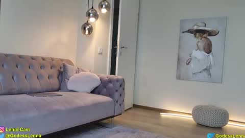 Snapshot of lenna_godess chatting on 04-17-26, 05:54 Lenna Goddess online show from 04-17-26, 05:54
