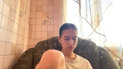 Hellomy name is Natalyits my first day here nice to meet you Give me 50 thumbs ups online show from 05-07-26, 03:01