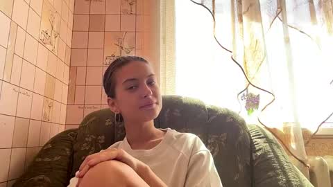 Hellomy name is Natalyits my first day here nice to meet you Give me 50 thumbs ups online show from 05-22-26, 06:53