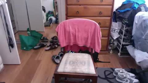 Snapshot of lennyfife chatting on 02-05-25, 05:30 Pussylicker online show from 02-05-25, 05:30