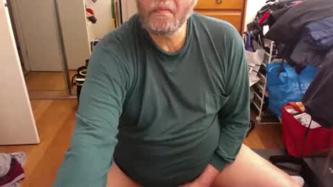 Snapshot of lennyfife chatting on 09-15-25, 12:43 Pussylicker online show from 09-15-25, 12:43