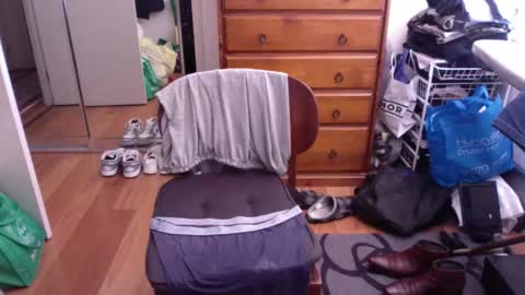 Snapshot of lennyfife chatting on 10-10-25, 01:48 Pussylicker online show from 10-10-25, 01:48