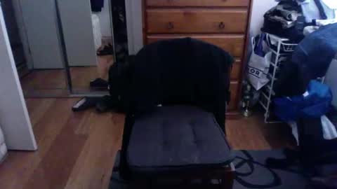 Snapshot of lennyfife chatting on 10-17-25, 05:10 Pussylicker online show from 10-17-25, 05:10