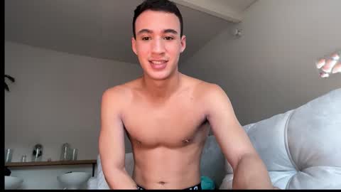 Snapshot of leo_delvey chatting on 02-19-26, 06:59 leo online show from 02-19-26, 06:59