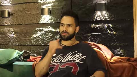 Leo  Diaz online show from 10-16-25, 01:17