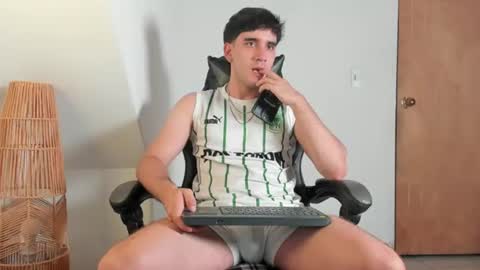 Leo Jones online show from 07-18-26, 02:49