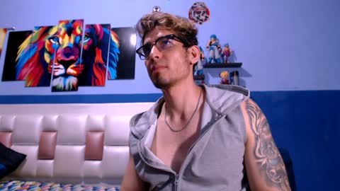 Snapshot of leo_tyrone chatting on 01-10-25, 07:04 Leo online show from 01-10-25, 07:04