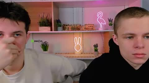 Snapshot of leo_valor chatting on 12-16-25, 12:32 leo_valor online show from 12-16-25, 12:32