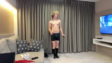 leo_wildd online show from 10-05-25, 07:56