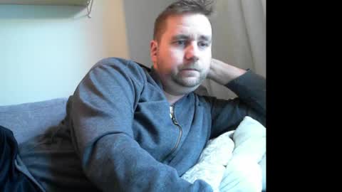 Snapshot of leofromsweden chatting on 02-06-25, 07:35 Leofromsweden online show from 02-06-25, 07:35