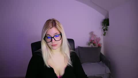 leokitty  online show from 03-22-26, 02:09