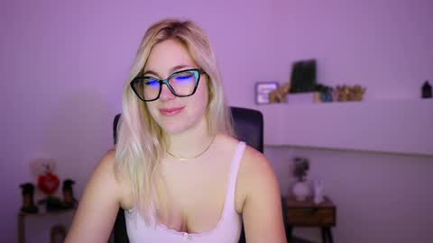 leokitty  online show from 04-03-26, 08:23