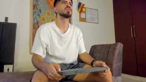 Leo  online show from 02-12-25, 12:44