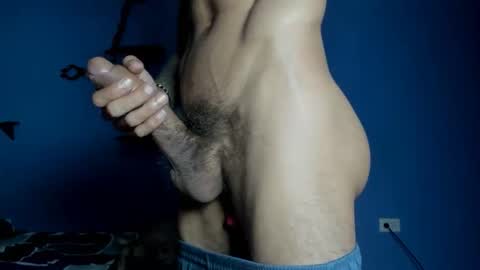 Snapshot of leon_big_cock chatting on 05-27-26, 01:35 leon_big_cock online show from 05-27-26, 01:35