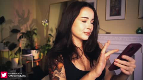 Snapshot of leonamell chatting on 12-06-24, 08:18 Leo online show from 12-06-24, 08:18