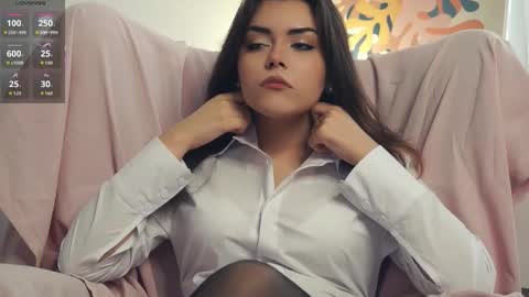 Mia online show from 10-16-25, 07:20