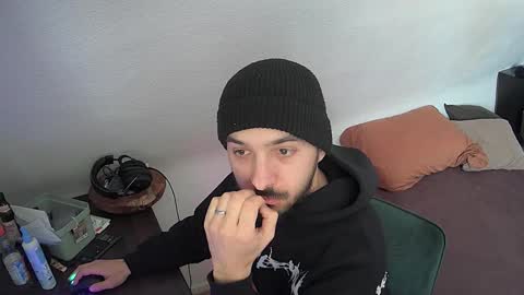 Snapshot of leonardo_grande chatting on 02-02-26, 01:10 Leonardo online show from 02-02-26, 01:10