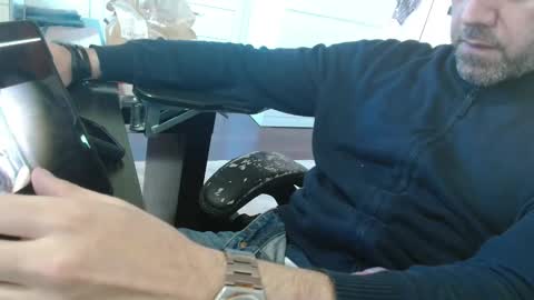 Snapshot of leone44 chatting on 04-24-26, 08:28 angel e sonia online show from 04-24-26, 08:28