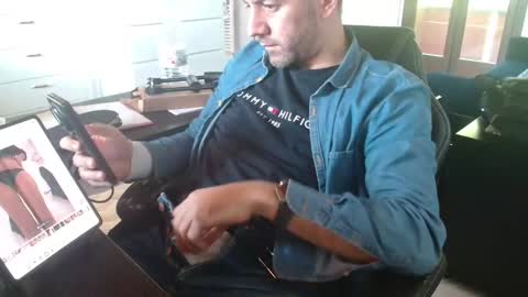 Snapshot of leone44 chatting on 05-17-26, 02:24 angel e sonia online show from 05-17-26, 02:24