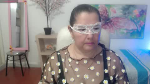 leonela   online show from 02-21-25, 01:44