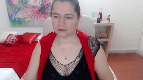 leonela   online show from 11-17-25, 02:06