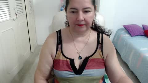 leonela   online show from 04-06-26, 12:19