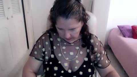 leonela   online show from 05-02-26, 01:05