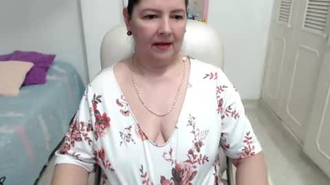 leonela   online show from 07-23-26, 01:58