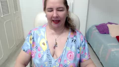 leonela   online show from 07-29-26, 11:47