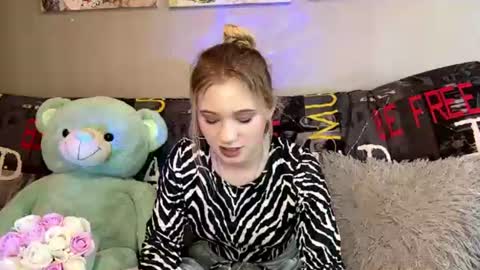 Mia online show from 07-09-26, 07:56