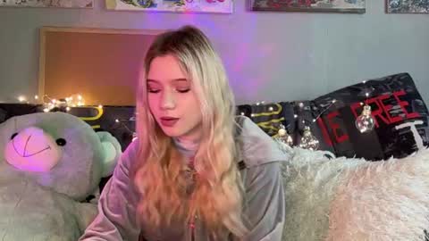 Mia online show from 07-20-26, 09:01